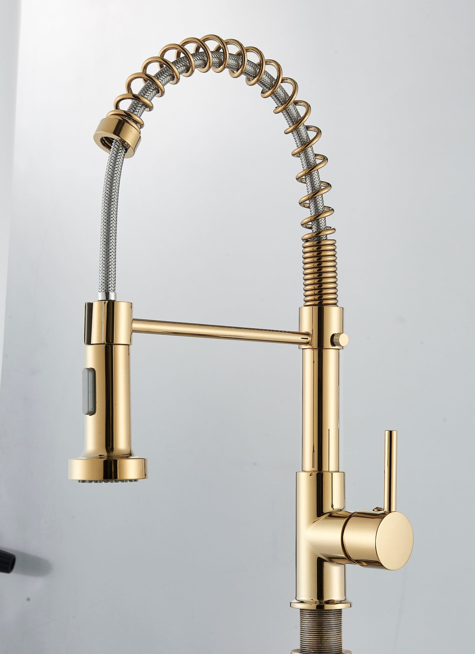 baterie-profesionala-de-bucatarie-cu-dus-flexibil-2-functii-de-curgere-auriu-lucios-cod-1655-59561288270167